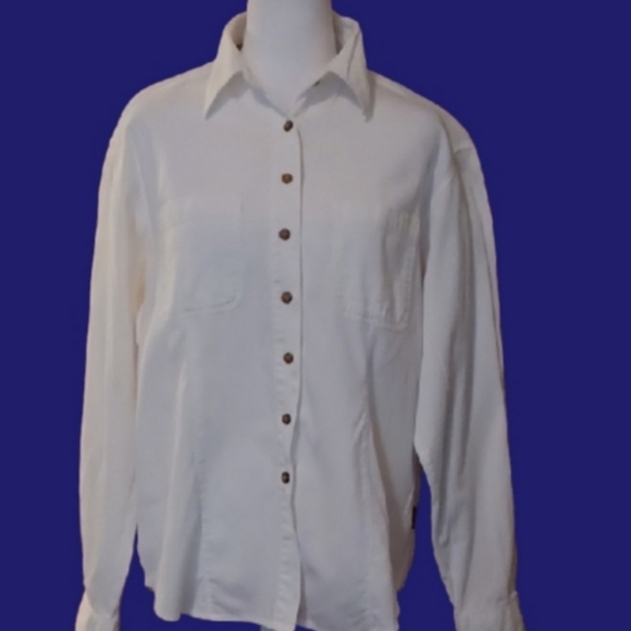 💫White Button-Up Shirt With Pockets - Picture 2 of 9